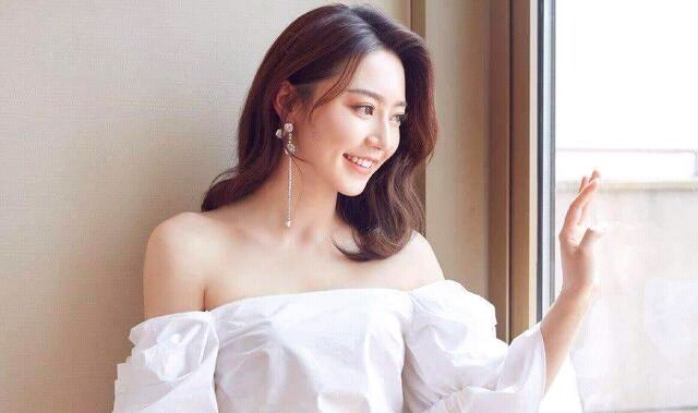 杨幂旗下公司签约的八大美女，个个貌美如花，你们喜欢哪一个  -图1